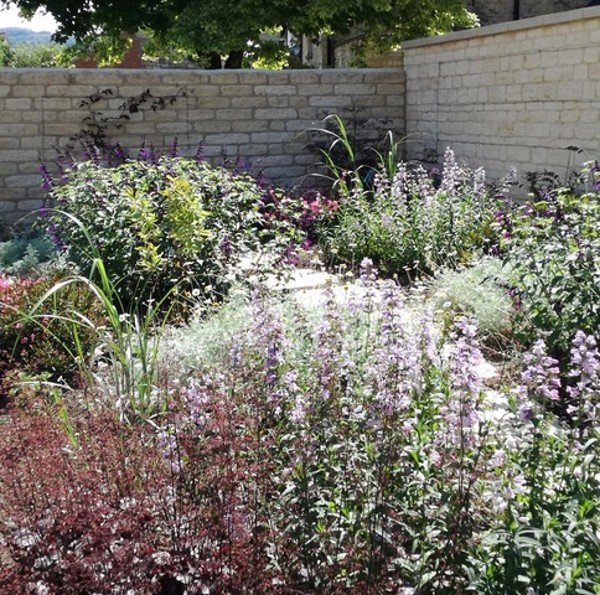 Blooming Planters Garden Design - Creating individual, affordable and beautiful gardens in the Cotswolds